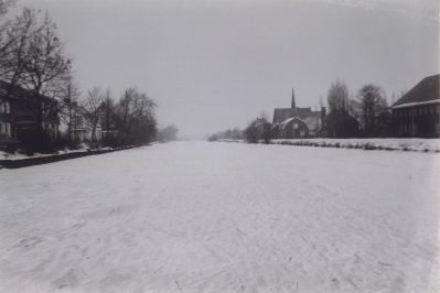 Ijs-op-Reevaart
Dammerweg (rechts)en Voorstraat (links) in noordelijke richting.
Strenge winter.
