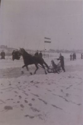 Arresledewedstrijden
Arrensledewedstrijden Blijkpolder 1963
Trefwoorden: IJspret