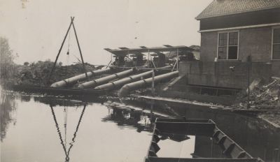 Gemaal-Horstermeer
Gemaal Horstermeerpolder, na de inundatie van 1940.
4 Noodgemalen.
