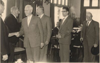 Jubileum-van-wasserij-Jan-Snel
Jubileum van wasserij Snel in hotel Nederhorst van Thomas van de Meer.
Gerard Snel van droogwasserij Ëdelweis. Dame links is Mevr. Sientje Snel Vlaanderen .
Vierde van Links Kees Snel (Nelis)
