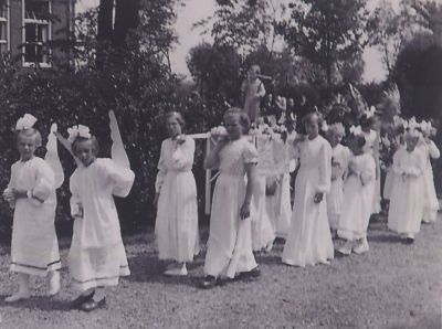 Kindsheid-Processie-voor-de-missie-Jozefschool
Processie Jozefschool
Trefwoorden: Kerkgemeenschap