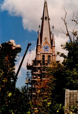 Kerk
Restauratie van de R K Kerk  Er wordt een nieuwe wijzerplaat geplaatst
Trefwoorden: Restauratie