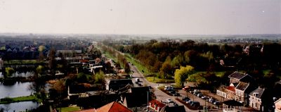 Overzichtsfoto-van-de-dorpskern
Rechts vooraan : Voorstraat / Brilhoek / Kasteel .
Links : Overmeerseweg / Ijsbaan / Blijkpolder.
Midden : Nieuwe Overmeerseweg / Slotlaan .

Panorama vanuit de toren van de R.K.Kerk naar het zuid-westen.

