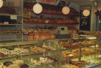 Winkelinterieur-Bakkerij-van-de-Molen
Interieur van Bakkerij Rin van de Molen.
Inmiddels (2019) Bakkerij De Zeven Heerlijkheden. Eigenaar Fam. G. Hilhorst.
