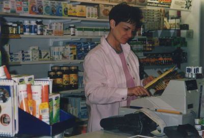 Drogisterij-Elysa
Corrie van de Velden in de winkel Elysa
