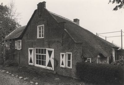 Boerderij
De bewoonster mevr Hesseling heeft anno 2009 het huis te koop aangeboden
Gekocht door Cees Ploegstra
