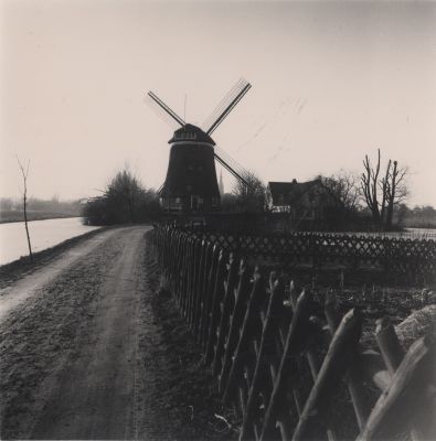 Watermolen-Ankeveensepad
Links de Molen aan het Ankeveensepad, bewoond door de Fam.Mesdag 
Rechts het huis van de Fam.Blok
Vooraan rechts de tuin van K. Hoetmer.
Links de Ankeveens vaart
Trefwoorden: Ankeveense polder
