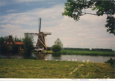 Molen-gezien-vanaf-het-grote-eiland
Molen Nigtevecht gezien vanaf het Grote Eiland.
