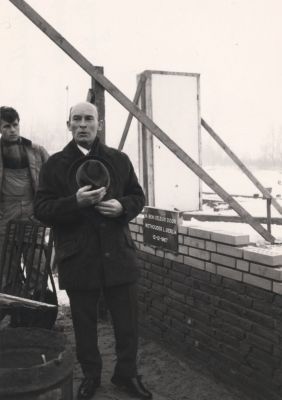 Bouw-Kremerschool
Eerste steen voor de Meester Kremerschool.
