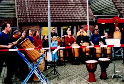 Opening-van-het-Spot-op-14-2-2004
Opening van het Spot  op 14-2-2004. Het cultureel centrum de Spot is gehuisvest in het voormalige postkantoor.
Trefwoorden: De Spot