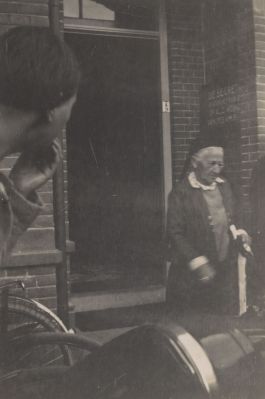 Huwelijk
Gemeentehuis, Voorstraat 35.
Huwelijk Jansje Cusell en Manus van den Velden.
Er zat 30 jaar verschil in leeftijd.
