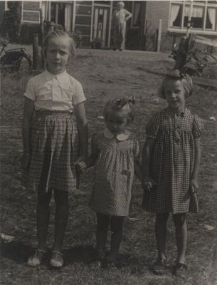 Kinderen-vd-Gun
Kinderen v.d. Gun, links Truus v.d. Gun

