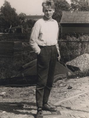 Portret-jongen
Adrie van de Velden.
