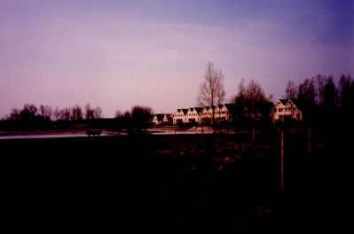 Recreatieplan-Blijkpolder
Blijkpolder,achter sporthal.
Werkzaamheden t.b.v.recreatieplan Fl. 1.600.00.00 .
De huizen op de achtergrond zijn de zogenaamde trappenhuizen.

