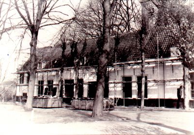 Huisjes-onder-de-Kerk
b Restauratie van de huisjes onder de kerk
