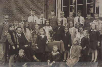 Klassenfoto
3e of 4e klas van meester Schaik
