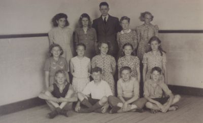 Warinschool
Schoolklas met Meester Kalter

