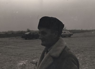 Bouw-Sporthal
Aannemer Herman van Kooten.
Zijn aannemersbedrijf bouwde de Sporthal.
