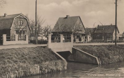 Huizen-langs-de-Middenweg
Middenweg in Horstermeer
