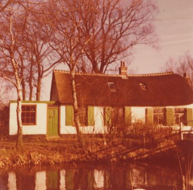Bushokje
Gezicht op de Middenweg vanaf het dorp.
