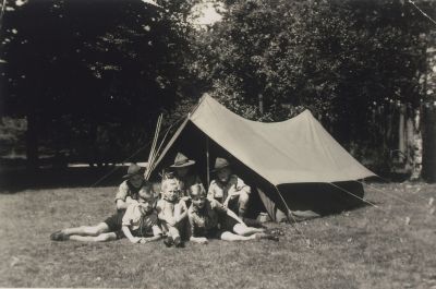Verkenners-op-kamp
Bij de tent
