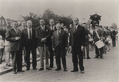 Oranjecomit
Muziekvereniging en het Oranjecomit
Trefwoorden: Muziekvereniging