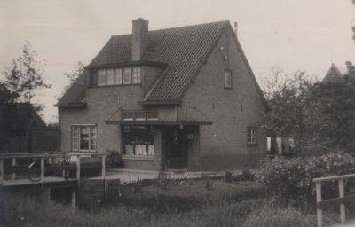Woning-met-fiets
Woonhuis

