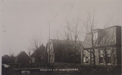 Groeten-uit-Horstermeer
Voormalige winkel van Evers, later van Ee .
Zie bij Personen wat er op de achterkant van de kaart stond :
