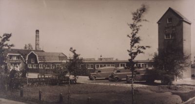 Wasserij-Nederhorst
Wasserij Nederhorst met links het woonhuis.
 Eigenaar Jan Snel.
