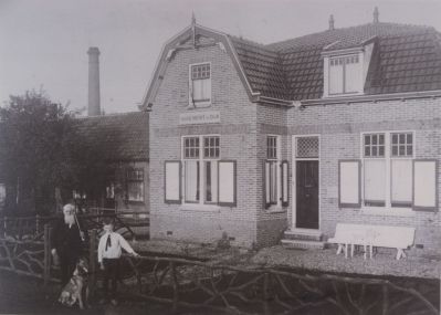Oprichter-wasserij-vecht-en-Dijk
Christianus Hageman oprichter van wasserij Vecht en Dijk.
Geboren 22 oktober 1843,
Overleden 26 december 1926.
Trefwoorden: Wasserij Vecht en Dijk- Dammerweg. Hageman.