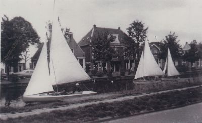 Zeilschepen-in-de-Reevaart
Schepen in de Reevaart
