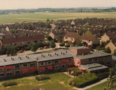 Gezicht-op-de-Kuyer
Gezicht op de Kuyer-  Bejaardenhuis   Daarachter de woonwijk De Horn en Kuijerpolder
Trefwoorden: Dorpszicht