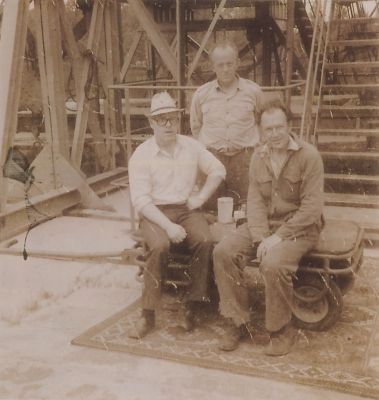 Zandwinning bij de ballast
Drie mannen bij de zandwinning van  de Ballast in de Spiegelpolder.
Daan de Bruin, Willen Bollenbakker, Joop de Velde.
