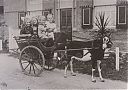 Bestandsnaam=A99999_(BRDR1)_@19140000F_@Kinderen-met-Bokkenwagen_@Eilandseweg_@_(01-36-03-935_B-Nagel).jpg
Bestandsgrootte=779KiB
Afmetingen = 3609x2553
Datum toegevoegd = 16 apr 2021 A99999_(BRDR1)_@19140000F_@Kinderen-met-Bokkenwagen_@Eilandseweg_@_(01-36-03-935_B-Nagel).jpg