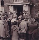 Bestandsnaam=A99999_(FSTV1)_@19700000F_@Koninginnedag-kinderaubade_@Gemeentehuis_@_(02-41-08-288_Mevr-Reymerink).jpg
Bestandsgrootte=389KiB
Afmetingen = 2280x2323
Datum toegevoegd = 16 apr 2021 A99999_(FSTV1)_@19700000F_@Koninginnedag-kinderaubade_@Gemeentehuis_@_(02-41-08-288_Mevr-Reymerink).jpg