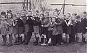A99999_(GRPS1)_@19500000F_@Schoolkinderen-Warinschool-op-een-rij_@Overmeerseweg_@_(06-26-17a-801_Nb).jpg
