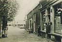 Bestandsnaam=A99999_(KSTL1)_@19240000F_@Auto-voor-kasteel_@Slotlaan_@_(01-19-02-832_Mw-J-Barmentloo).jpg
Bestandsgrootte=611KiB
Afmetingen = 3025x2073
Datum toegevoegd = 16 apr 2021 A99999_(KSTL1)_@19240000F_@Auto-voor-kasteel_@Slotlaan_@_(01-19-02-832_Mw-J-Barmentloo).jpg