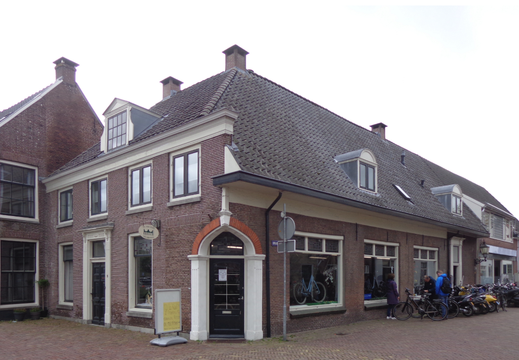 Rijksmonument 30286 Brugstraat 1